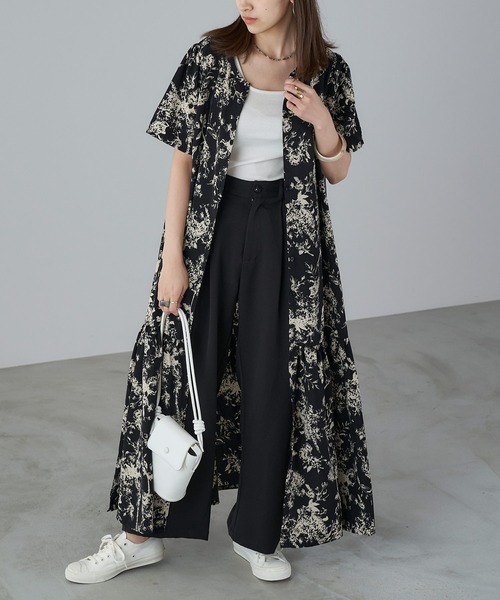 Chaco closet（チャコ クローゼット）の「3Wayボリュームギャザー裾切り替え半袖シャツワンピース/ロングカーデ（ワンピース・レディース・ブラック/ブラウン/オフホワイト/イエロー/オレンジ/ブルー/ブラック系その他/グレイッシュベージュ/ブラック系その他2・FREE）」の5枚目の写真