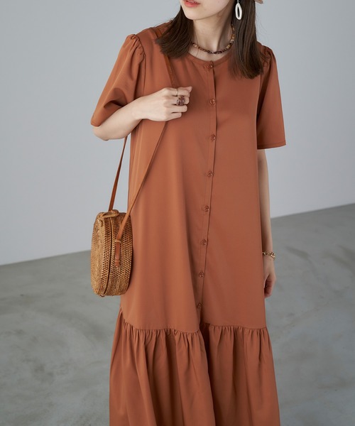 Chaco closet（チャコ クローゼット）の「3Wayボリュームギャザー裾切り替え半袖シャツワンピース/ロングカーデ（ワンピース・レディース・ブラック/ブラウン/オフホワイト/イエロー/オレンジ/ブルー/ブラック系その他/グレイッシュベージュ/ブラック系その他2・FREE）」の18枚目の写真