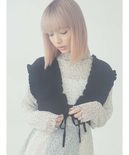 merry jenny（メリージェニー）の「クロシェリボンニットビスチェ（ニット/セーター・レディース・アイボリー/ブラック/ベージュ・FREE）」の3枚目の写真
