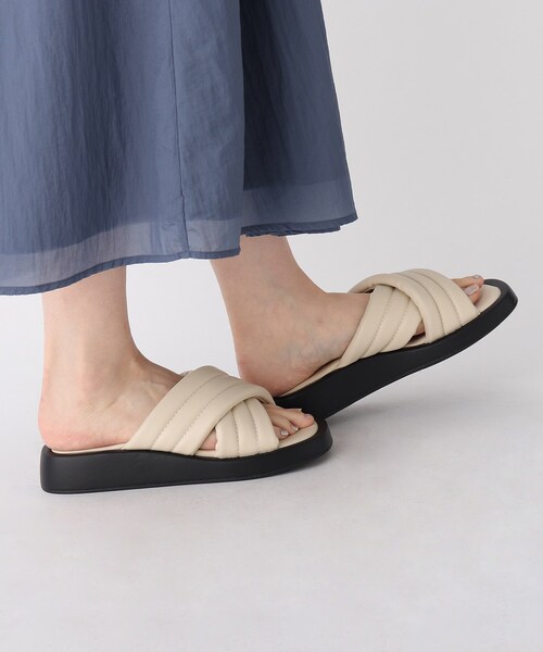 AG by aquagirl(エージーバイアクアガール)の「◆ボリュームクロスサンダル(サンダル・レディース・オフホワイト/ブラック・02/03)」の12枚目の写真
