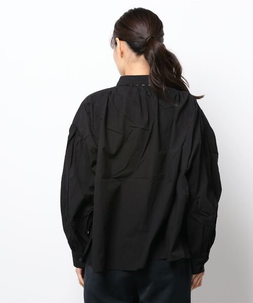 179/WG（イチナナキュウダブルジー）の「刺繍衿付ギャザーブラウス（シャツ/ブラウス・レディース・オフホワイト/ブラック/グレー・MEDIUM）」の4枚目の写真