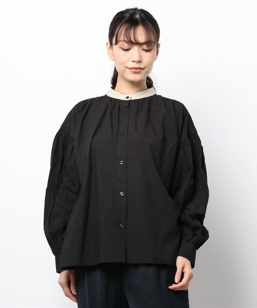 179/WG（イチナナキュウダブルジー）の「刺繍衿付ギャザーブラウス（シャツ/ブラウス・レディース・オフホワイト/ブラック/グレー・MEDIUM）」の6枚目の写真