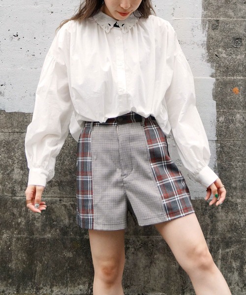 179/WG（イチナナキュウダブルジー）の「刺繍衿付ギャザーブラウス（シャツ/ブラウス・レディース・オフホワイト/ブラック/グレー・MEDIUM）」の2枚目の写真