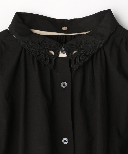 179/WG（イチナナキュウダブルジー）の「刺繍衿付ギャザーブラウス（シャツ/ブラウス・レディース・オフホワイト/ブラック/グレー・MEDIUM）」の11枚目の写真