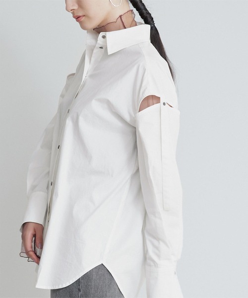 miette（ミエット）の「ｽﾘｯﾄｽﾘｰﾌﾞﾃﾞｻﾞｲﾝｼｬﾂ（シャツ/ブラウス・レディース・オフホワイト/ブラック・FREE）」の5枚目の写真