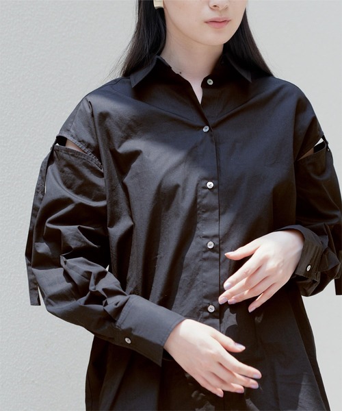 miette（ミエット）の「ｽﾘｯﾄｽﾘｰﾌﾞﾃﾞｻﾞｲﾝｼｬﾂ（シャツ/ブラウス・レディース・オフホワイト/ブラック・FREE）」の6枚目の写真