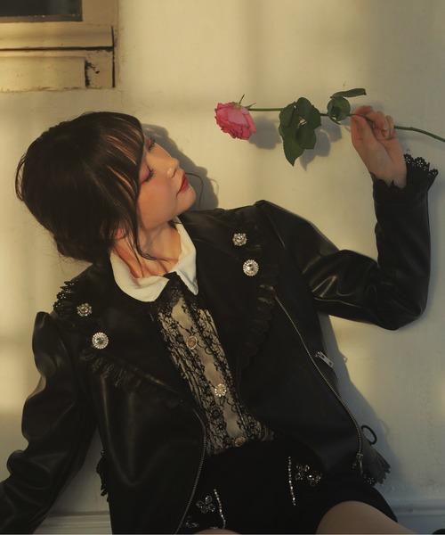 Swankiss(スワンキス)の「PN leather bijou riders(ライダースジャケット・レディース・ピンク/ベージュ/ブラック・FREE)」の2枚目の写真