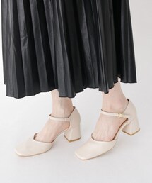 スクエアトゥセパレートストラップパンプス