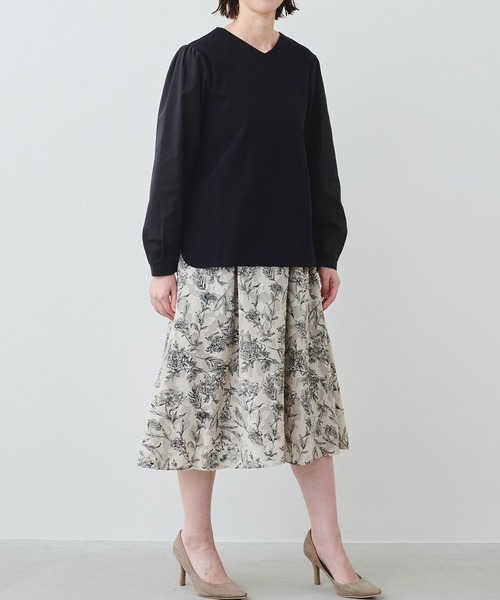 IEDIT（イディット）の「きちんとシャツ見えしてらくちん　ふんわり異素材袖の抗菌防臭カットソートップス（Tシャツ/カットソー・レディース・ブラック/アイボリー・SMALL/MEDIUM/LARGE/X-LARGE/XX-LARGE）」の12枚目の写真