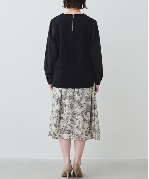 IEDIT（イディット）の「きちんとシャツ見えしてらくちん　ふんわり異素材袖の抗菌防臭カットソートップス（Tシャツ/カットソー・レディース・ブラック/アイボリー・SMALL/MEDIUM/LARGE/X-LARGE/XX-LARGE）」の7枚目の写真