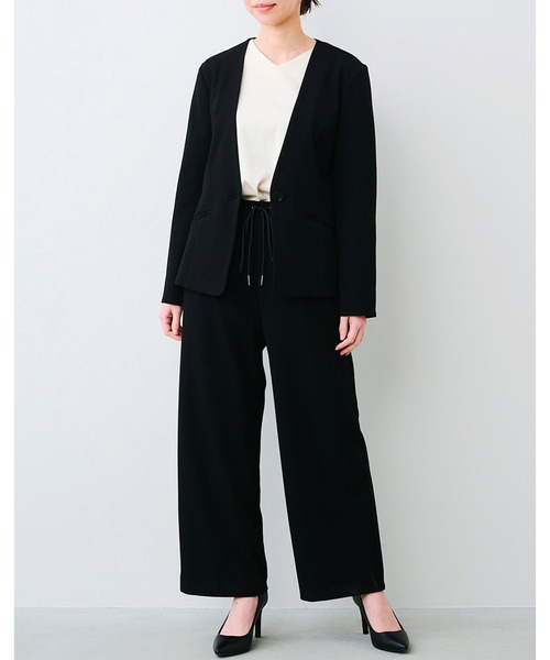 IEDIT（イディット）の「きちんとシャツ見えしてらくちん　ふんわり異素材袖の抗菌防臭カットソートップス（Tシャツ/カットソー・レディース・ブラック/アイボリー・SMALL/MEDIUM/LARGE/X-LARGE/XX-LARGE）」の3枚目の写真