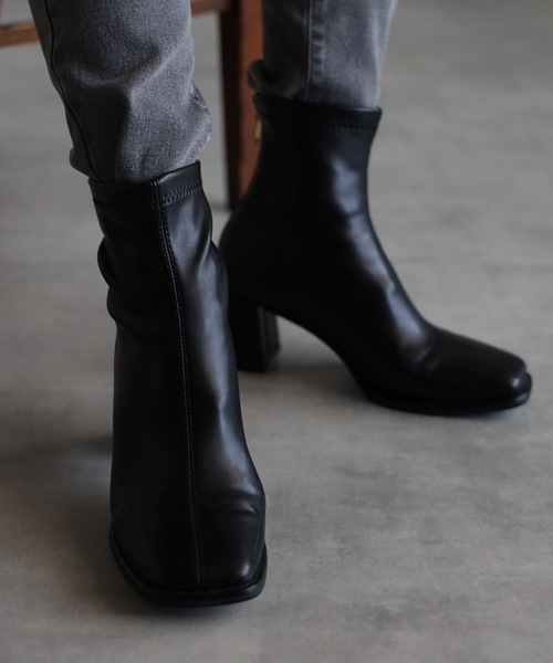 ap retro（アプレトロ）の「ショートブーツ（ブーツ・レディース・ブラック/アイボリー・MEDIUM/LARGE）」の2枚目の写真