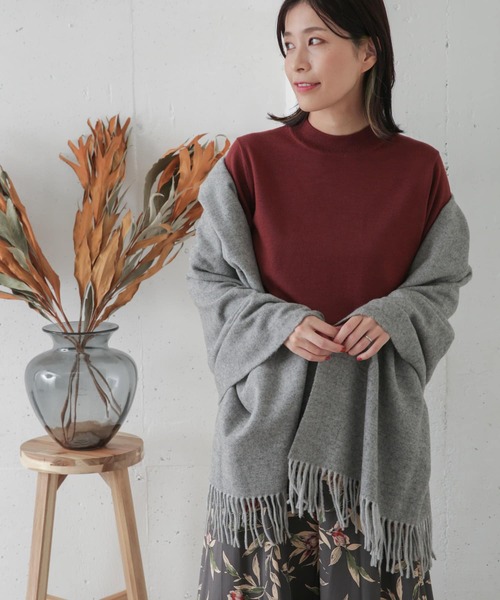 URBAN RESEARCH DOORS（アーバンリサーチドアーズ）の「なめらかプレーンストール（ストール/ショール・レディース・ベージュ/グレー/オリーブ/ホワイト系その他・ONE）」の5枚目の写真