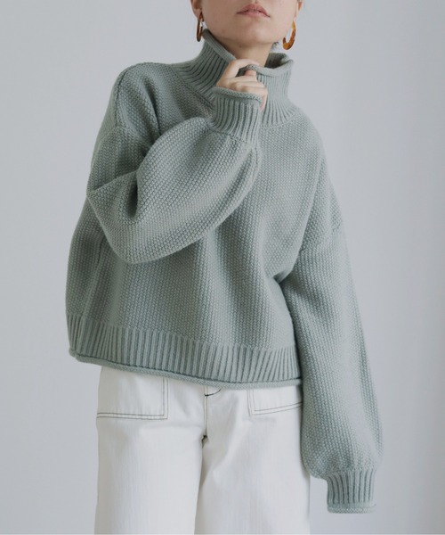 HER CLOSET(ハークローゼット)の「【shemoshelly】ショート丈ラーベンニット(ニット/セーター・レディース・パープル/アイボリー/ミント・M/S)」の2枚目の写真