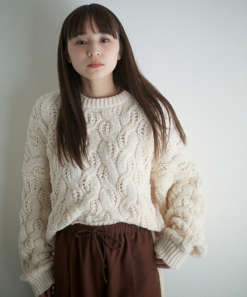 spoon store（スプーンストア）の「もちもちケーブルショート丈ニット（ニット/セーター・レディース・オレンジ/ブルー/アイボリー・フリー）」の2枚目の写真