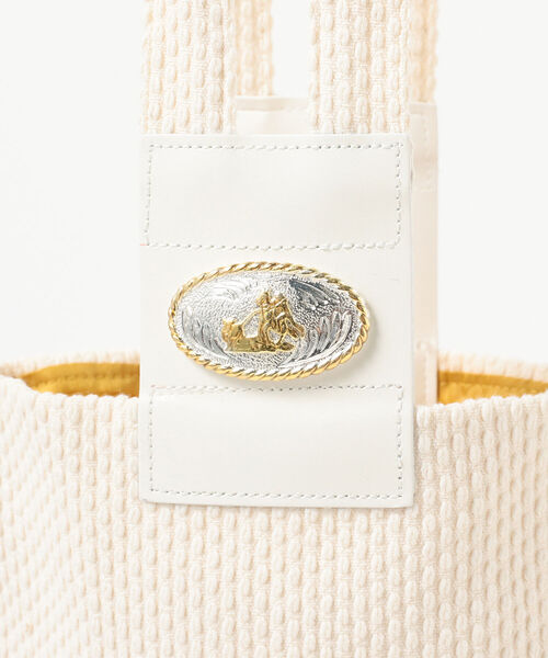 Ray BEAMS（レイビームス）の「FUMIE＝TANAKA × Ray BEAMS / 別注 コンチョ バッグ（トートバッグ・レディース・ホワイト・ONE SIZE）」の6枚目の写真