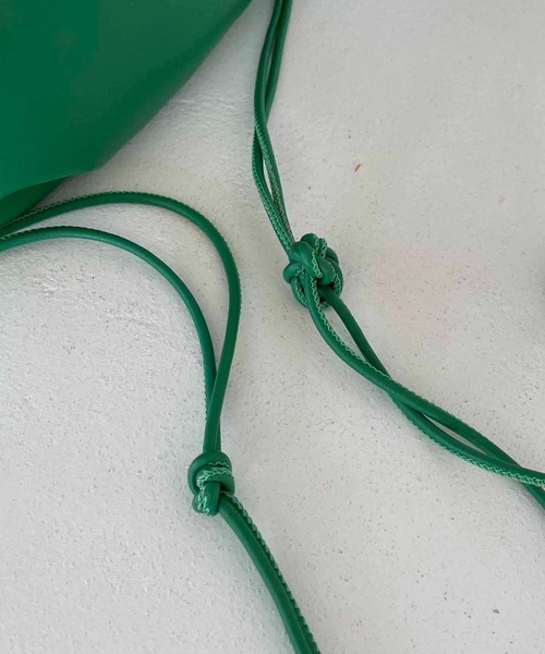 CAPRICIEUX LE'MAGE（カプリシューレマージュ）の「ギャザーハーフラウンドバッグ（ハンドバッグ・レディース・アイボリー/ブルー/グリーン/ブラック・FREE）」の9枚目の写真