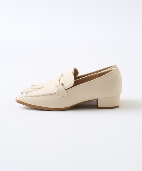 natural couture（ナチュラルクチュール）の「細ビットレディローファー（ローファー・レディース・ブラック/アイボリー・MEDIUM/LARGE）」の4枚目の写真