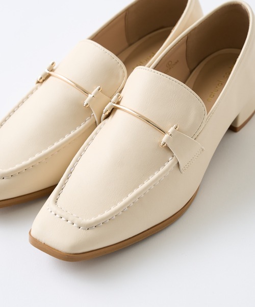 natural couture（ナチュラルクチュール）の「細ビットレディローファー（ローファー・レディース・ブラック/アイボリー・MEDIUM/LARGE）」の5枚目の写真