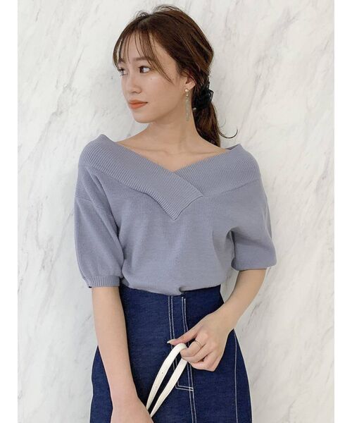 dazzlin（ダズリン）の「Vネックリブハーフスリーブトップス（ニット/セーター・レディース・ブラック/オフホワイト/ブルー/グリーン/モカ・FREE）」の5枚目の写真