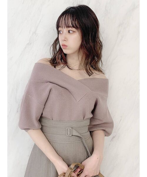 dazzlin（ダズリン）の「Vネックリブハーフスリーブトップス（ニット/セーター・レディース・ブラック/オフホワイト/ブルー/グリーン/モカ・FREE）」の6枚目の写真