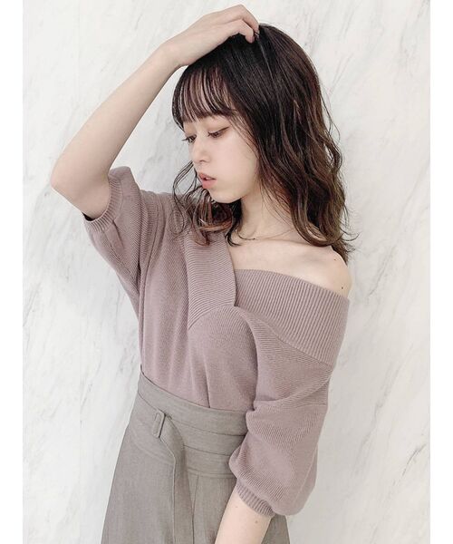 dazzlin（ダズリン）の「Vネックリブハーフスリーブトップス（ニット/セーター・レディース・ブラック/オフホワイト/ブルー/グリーン/モカ・FREE）」の7枚目の写真