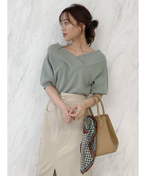 dazzlin（ダズリン）の「Vネックリブハーフスリーブトップス（ニット/セーター・レディース・ブラック/オフホワイト/ブルー/グリーン/モカ・FREE）」の15枚目の写真