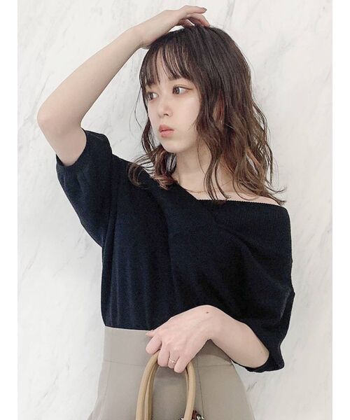 dazzlin（ダズリン）の「Vネックリブハーフスリーブトップス（ニット/セーター・レディース・ブラック/オフホワイト/ブルー/グリーン/モカ・FREE）」の22枚目の写真