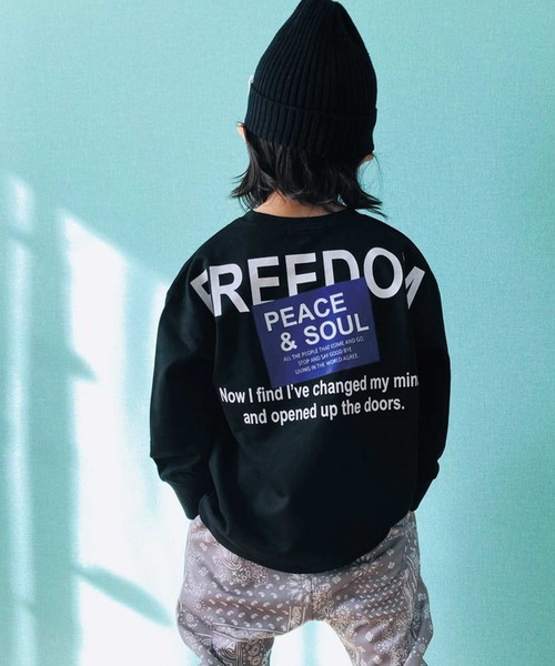 THE CASUAL(カジュアル)の「ビッグシルエットプリントトレーナー キッズ(スウェット・キッズ・ホワイト系/ブラック系/ブラック系2/杢グレー/ブラック系1/カーキ/オフホワイト/チャコール/ブラック/ベージュ系/ネイビー/グリーン系/ブラック系4/ブルー系/ミント/ベージュ/ブラック系3/オートミール・130cm/120cm/150cm/110cm/160cm/140cm)」の6枚目の写真