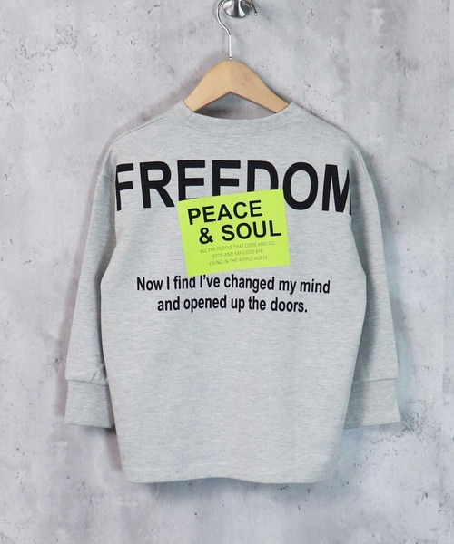 THE CASUAL(カジュアル)の「ビッグシルエットプリントトレーナー キッズ(スウェット・キッズ・ホワイト系/ブラック系/ブラック系2/杢グレー/ブラック系1/カーキ/オフホワイト/チャコール/ブラック/ベージュ系/ネイビー/グリーン系/ブラック系4/ブルー系/ミント/ベージュ/ブラック系3/オートミール・130cm/120cm/150cm/110cm/160cm/140cm)」の9枚目の写真