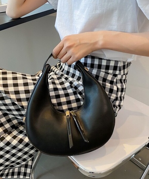 florist(フローリスト)の「【2WAY/3WAY】PUレザーのハーフムーンショルダーバッグ/ハンドバッグ(ショルダーバッグ・レディース・ベージュ/ブラック/グリーン/オレンジ・FREE)」の21枚目の写真