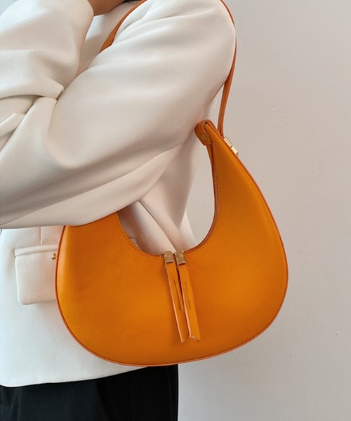 florist(フローリスト)の「【2WAY/3WAY】PUレザーのハーフムーンショルダーバッグ/ハンドバッグ(ショルダーバッグ・レディース・ベージュ/ブラック/グリーン/オレンジ・FREE)」の13枚目の写真