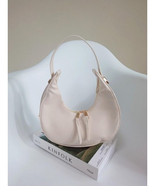 florist(フローリスト)の「【2WAY/3WAY】PUレザーのハーフムーンショルダーバッグ/ハンドバッグ(ショルダーバッグ・レディース・ベージュ/ブラック/グリーン/オレンジ・FREE)」の11枚目の写真