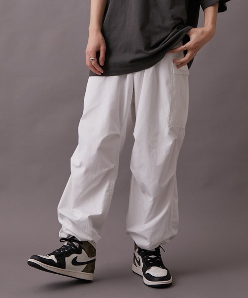 re_k by JUNRED（レクバイジュンレッド）の「【　re_k by JUNRED　】バルーンカーゴパンツ（カーゴパンツ・メンズ・オフホワイト/チャコールグレー・L/S/M）」の2枚目の写真
