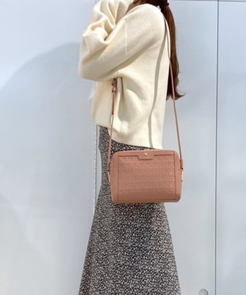 Samantha Thavasa（サマンサタバサ）の「Pomme d'espoir ポムディスポワール 型押しスクエアショルダーバッグ（ショルダーバッグ・レディース・ピンクベージュ/ブラック/カーキ/ライトグレー/ベージュ/ワインレッド/キャメル・FREE）」の6枚目の写真