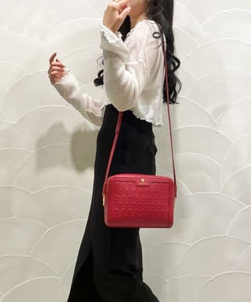 Samantha Thavasa（サマンサタバサ）の「Pomme d'espoir ポムディスポワール 型押しスクエアショルダーバッグ（ショルダーバッグ・レディース・ピンクベージュ/ブラック/カーキ/ライトグレー/ベージュ/ワインレッド/キャメル・FREE）」の7枚目の写真