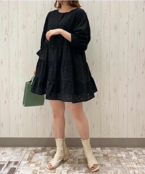 archives（アルシーヴ）の「シャーリングティアードミニワンピース（ワンピース・レディース・ブラック/オフホワイト/オレンジ・MEDIUM）」の17枚目の写真