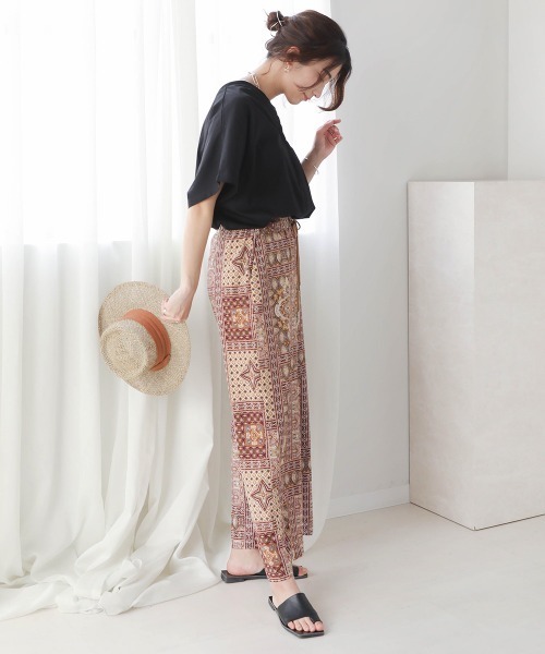 Bou Jeloud（ブージュルード）の「シルケットコットンＶネックロングトップス（チュニック・レディース・ブラック/カーキ/オフホワイト・FREE）」の14枚目の写真