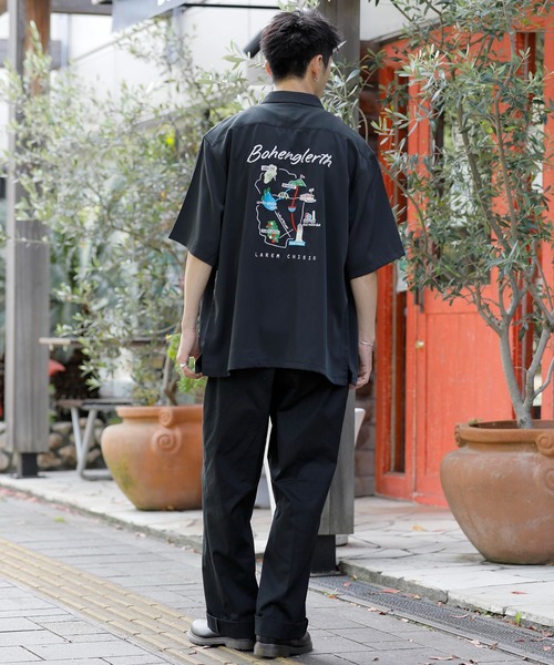 Beno（ビーノ）の「オーバーサイズ バック刺繍 スーベニアシャツ