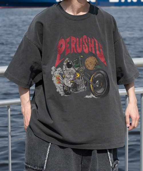 Perushu（ペルーシュ）の「ヴィンテージライク宇宙飛行士Tシャツ（Tシャツ/カットソー・メンズ・オフホワイト/ブラック・LARGE/MEDIUM）」の14枚目の写真