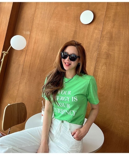 NANING9（ナンニング）の「NANING9 英字レタリングT-シャツ（Tシャツ/カットソー・レディース・ホワイト/ブラック/ライトグリーン/バイオレット・FREE）」の16枚目の写真