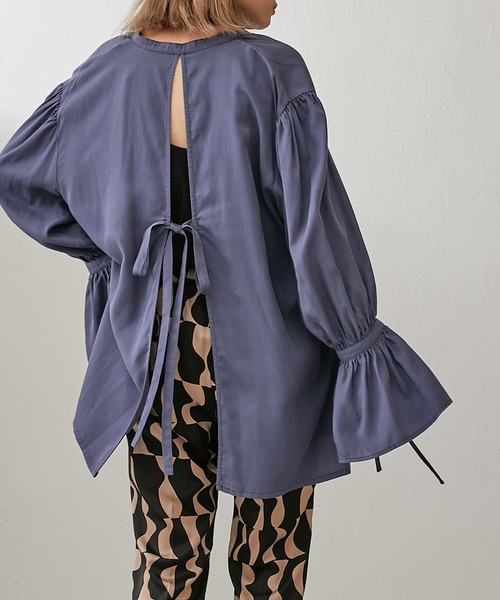 Lui's（ルイス）の「ラッフルスリーブギャザーブラウス（シャツ/ブラウス・レディース・ブラック/オフホワイト/ブルー・FREE）」の3枚目の写真