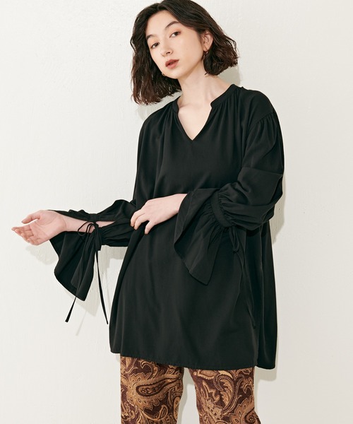 Lui's（ルイス）の「ラッフルスリーブギャザーブラウス（シャツ/ブラウス・レディース・ブラック/オフホワイト/ブルー・FREE）」の8枚目の写真