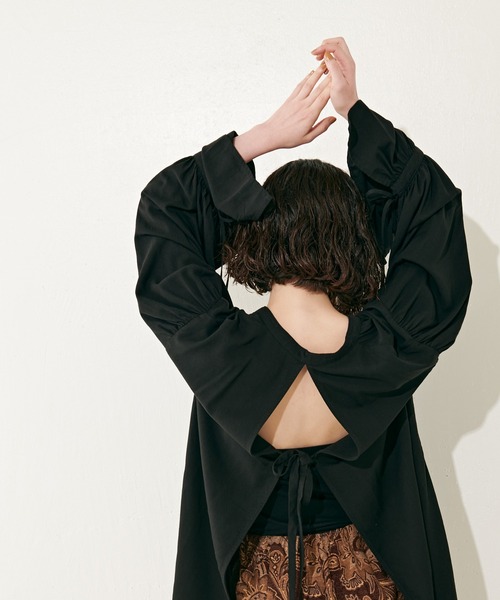 Lui's（ルイス）の「ラッフルスリーブギャザーブラウス（シャツ/ブラウス・レディース・ブラック/オフホワイト/ブルー・FREE）」の9枚目の写真