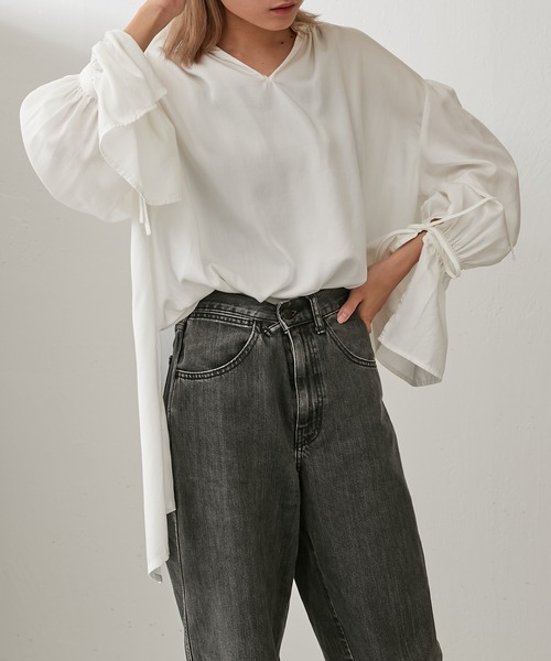 Lui's（ルイス）の「ラッフルスリーブギャザーブラウス（シャツ/ブラウス・レディース・ブラック/オフホワイト/ブルー・FREE）」の17枚目の写真