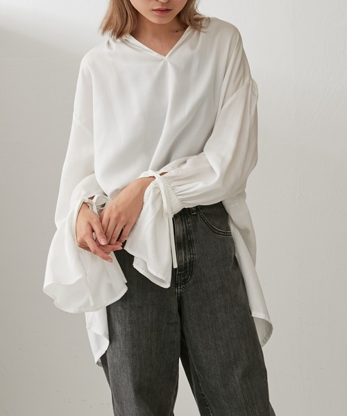 Lui's（ルイス）の「ラッフルスリーブギャザーブラウス（シャツ/ブラウス・レディース・ブラック/オフホワイト/ブルー・FREE）」の18枚目の写真