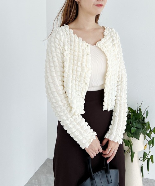 mysty woman(ミスティウーマン)の「ポコポコシャーリングカーディガン 157816(カーディガン/ボレロ・レディース・ブラック/グレイッシュブルー/アイボリー・FREE)」の18枚目の写真