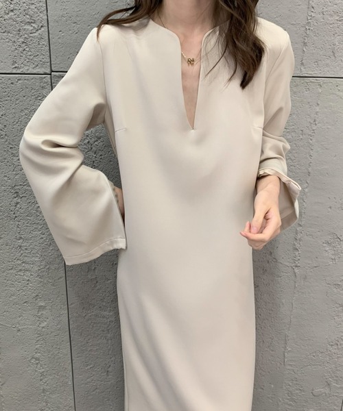 ECLIN（エクラン）の「袖スリットキーネックタイトワンピース（ワンピース・レディース・ブラック/ベージュ・S/M）」の12枚目の写真