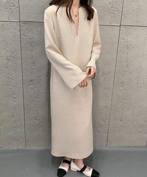 ECLIN（エクラン）の「袖スリットキーネックタイトワンピース（ワンピース・レディース・ブラック/ベージュ・S/M）」の6枚目の写真