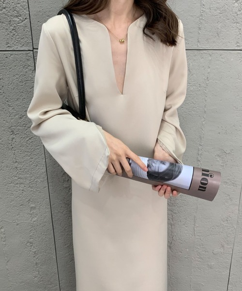 ECLIN（エクラン）の「袖スリットキーネックタイトワンピース（ワンピース・レディース・ブラック/ベージュ・S/M）」の17枚目の写真